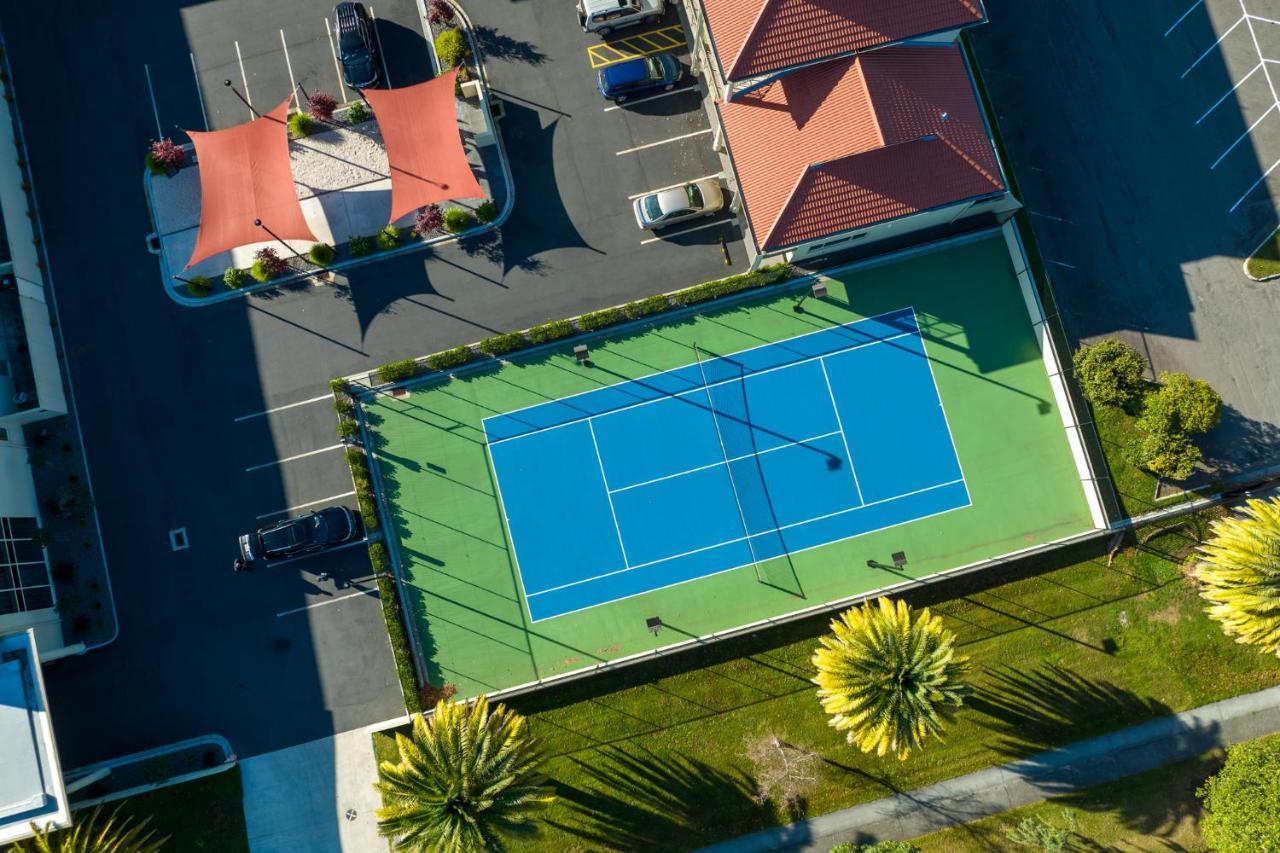 Regal Palms Resort Rotorua Eksteriør bilde Tennis court at the complex