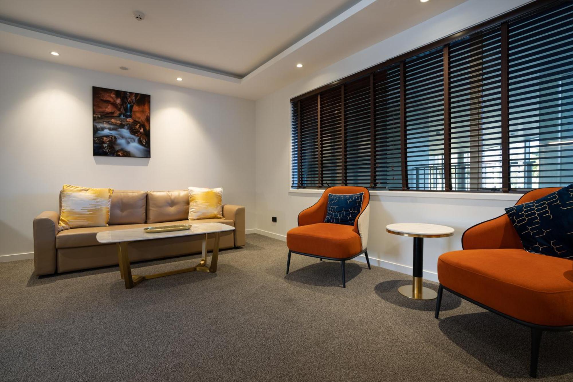 Regal Palms Resort Rotorua Eksteriør bilde The lounge at the new terminal